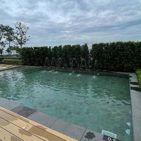 Beacon Suites With Infinity Pool At Georgetown By Wl Exterior foto